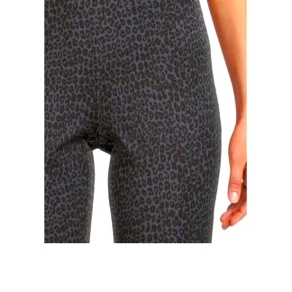 Time and Tru Gray Black Animal Leopard Print Comfort Cropped Pants NWT Plus Sz18 - Picture 16 of 16